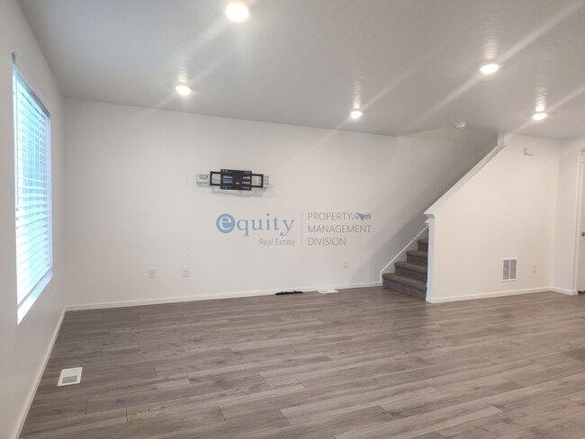 Building Photo - 8710 W Cordero Dr