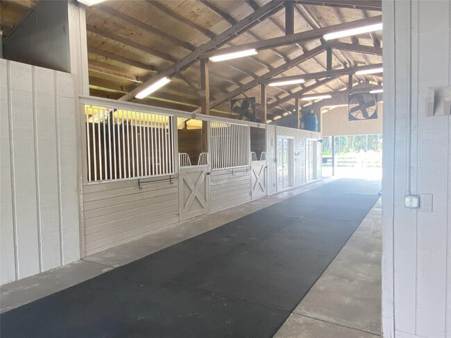 Building Photo - 2315 Deer Run Blvd