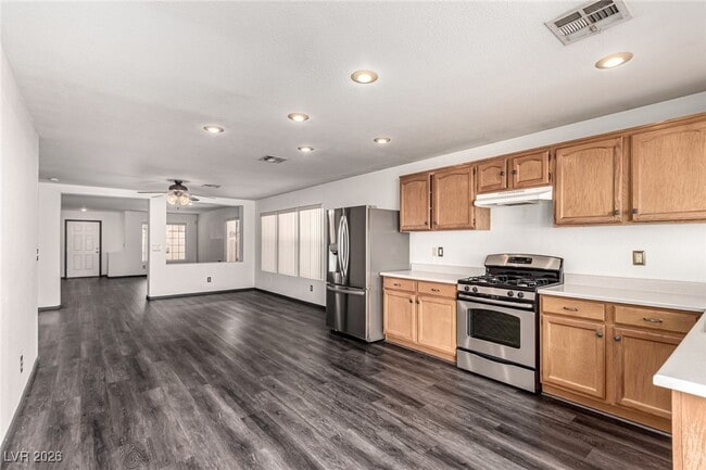 Building Photo - 1828 Vista Pointe Ave