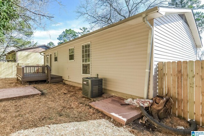 Building Photo - 5818 Dug Hollow Rd