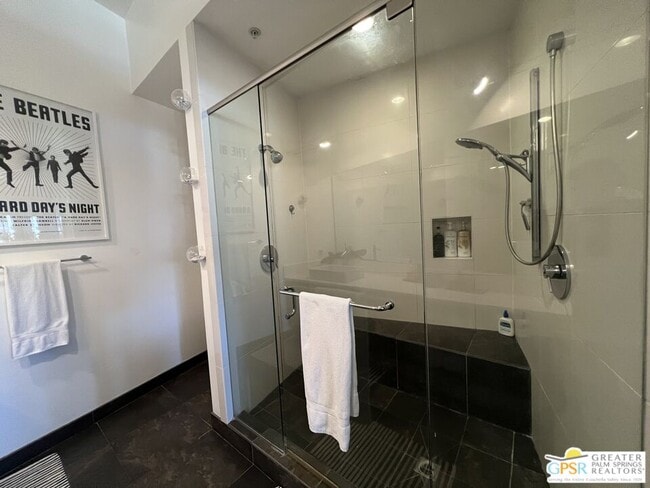 Building Photo - 13320 Beach Ave