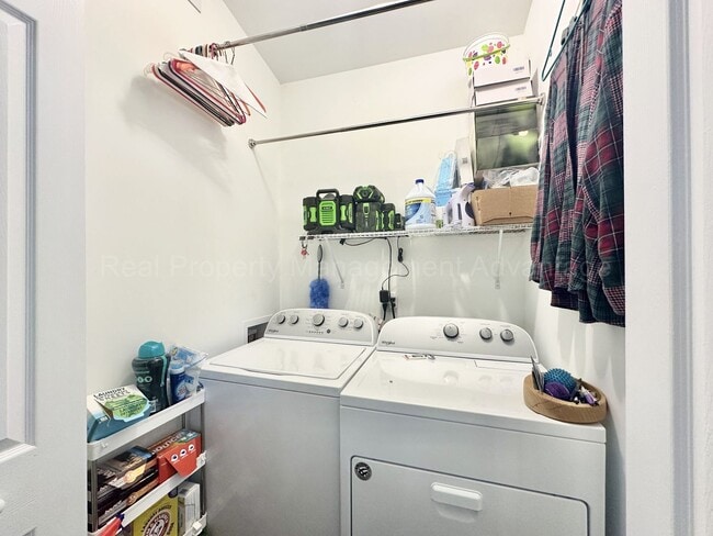 Building Photo - Rare Clawson Ranch – Fully Updated, Open C...