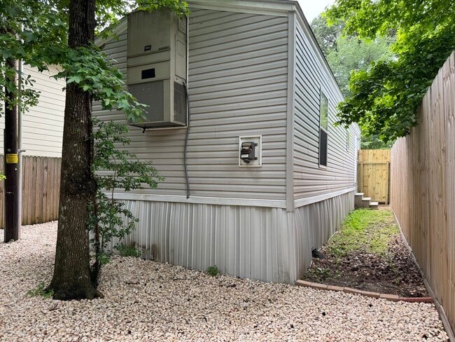 Building Photo - 16482 Eastchase St