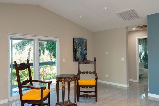 Building Photo - 6088 De La Rosa Ln