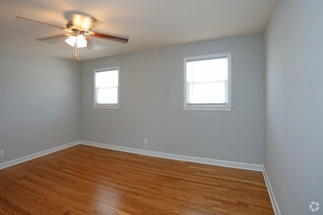 Building Photo - Townhomes at Little Creek