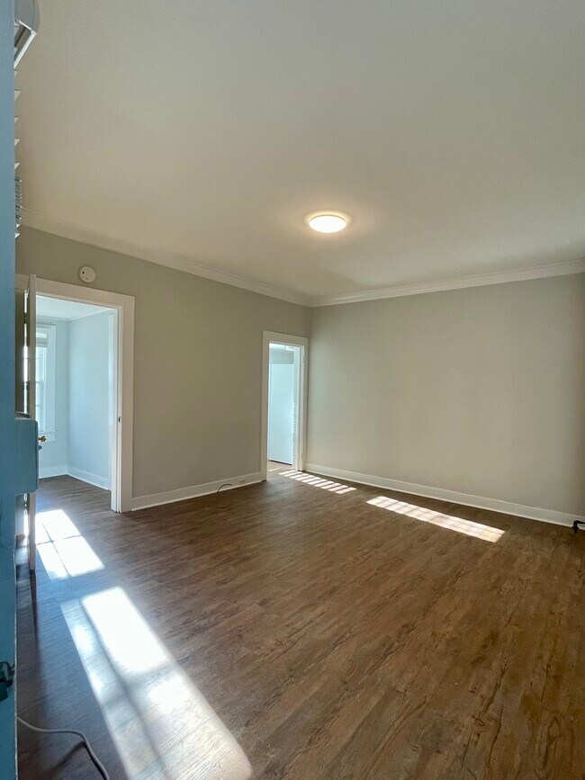 Building Photo - 310 N Bennett St