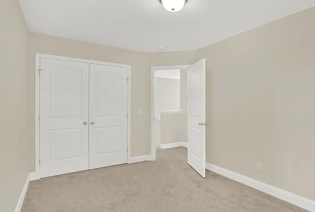 Building Photo - Renovated 2 story home located in the heart of Richmond Hill