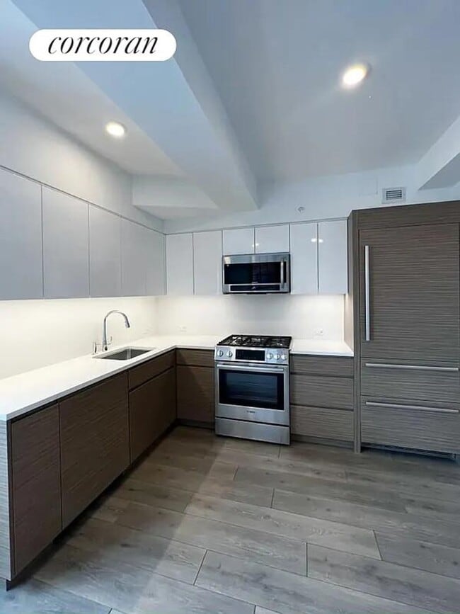 Building Photo - 128 Columbia Heights