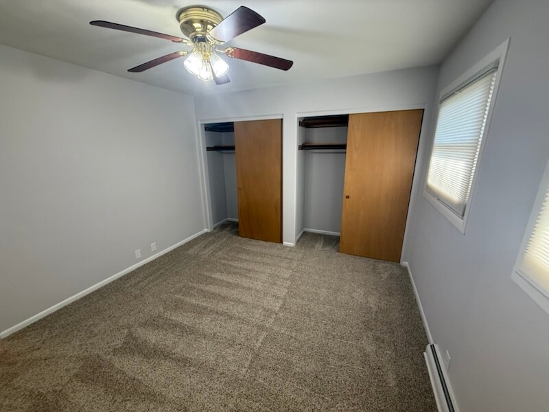 Building Photo - 1725 Elmwood Ln