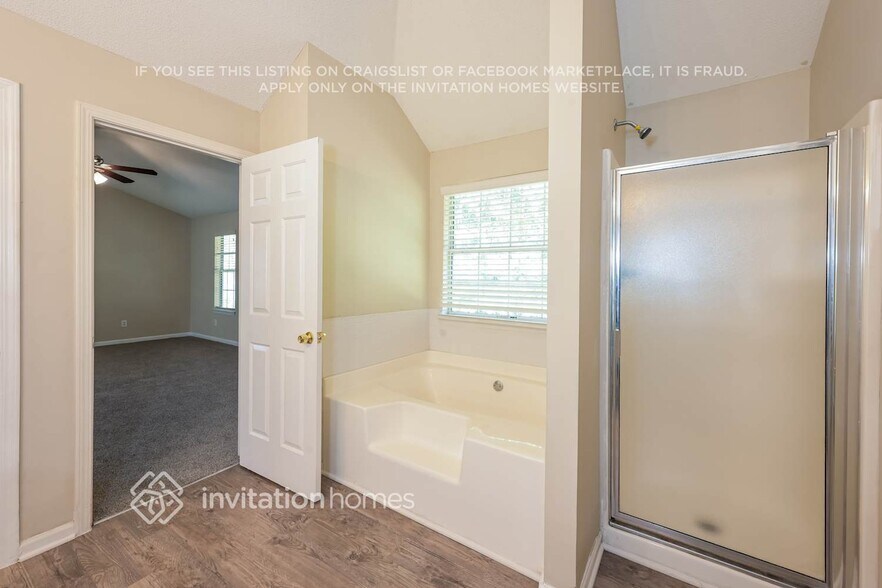 Building Photo - 597 Lakewater View Dr