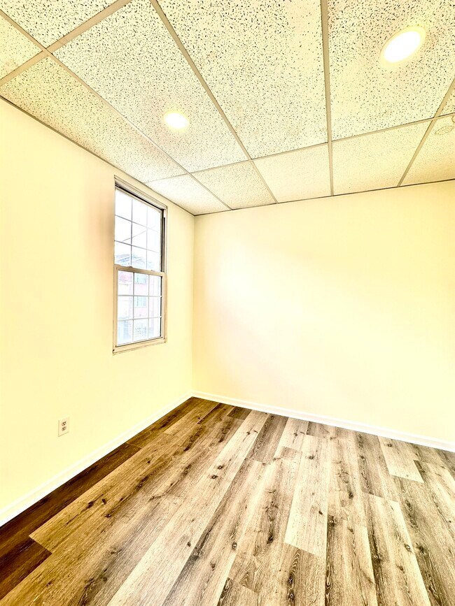 Building Photo - 325 Central Ave