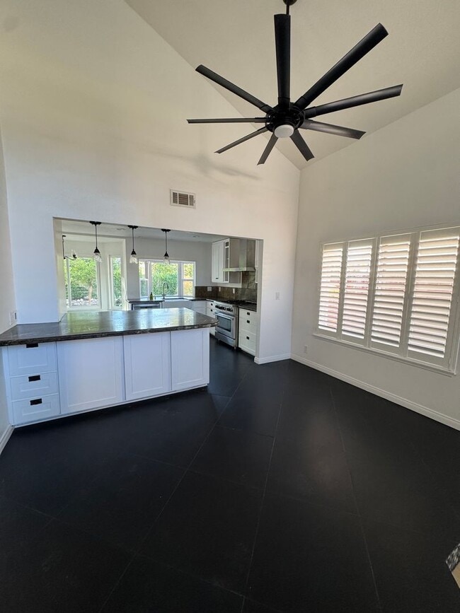 Building Photo - Comfort and Community in Thousand Oaks