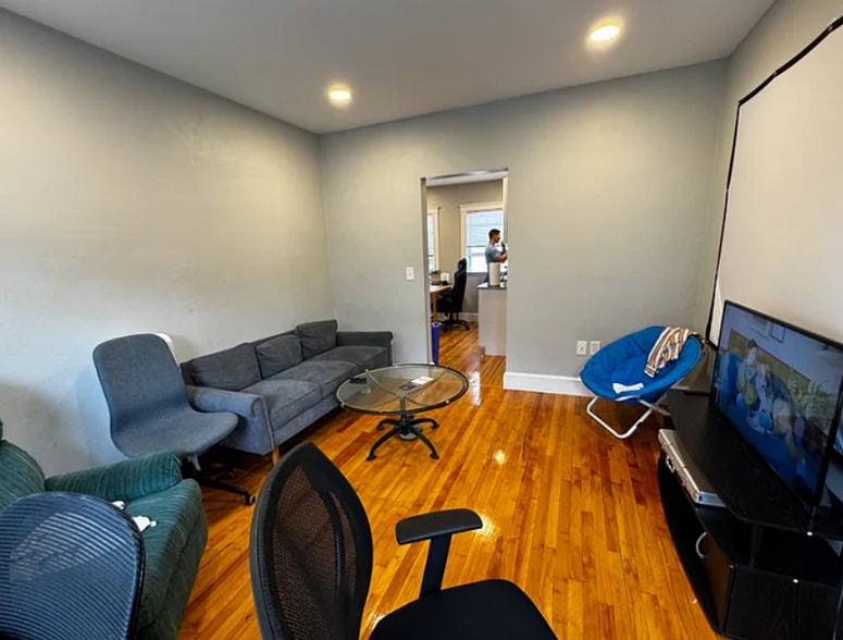 Building Photo - 74 Frederick Ave