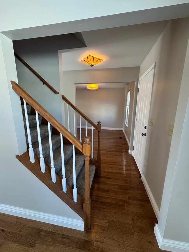 Building Photo - 8811 Woodridge Dr