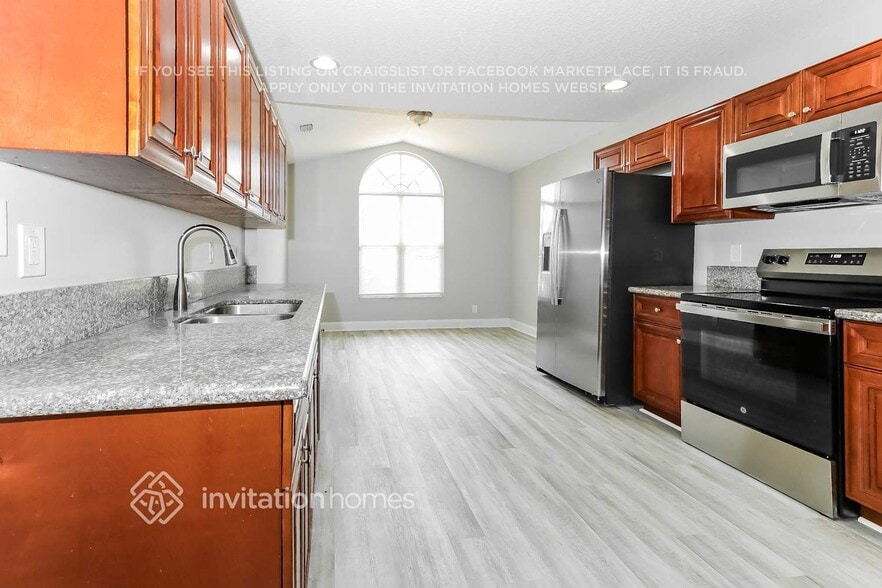 Building Photo - 13252 78th Pl N