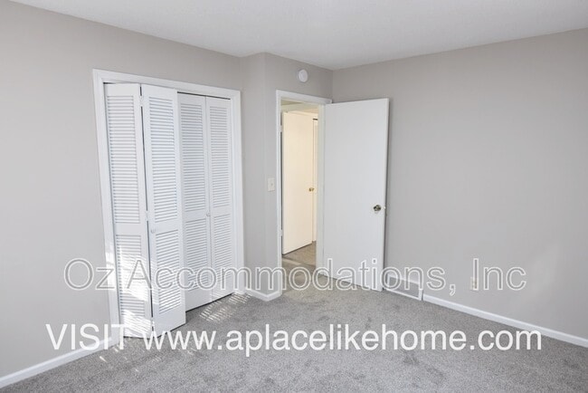 Building Photo - 8206 W 57th Terrace