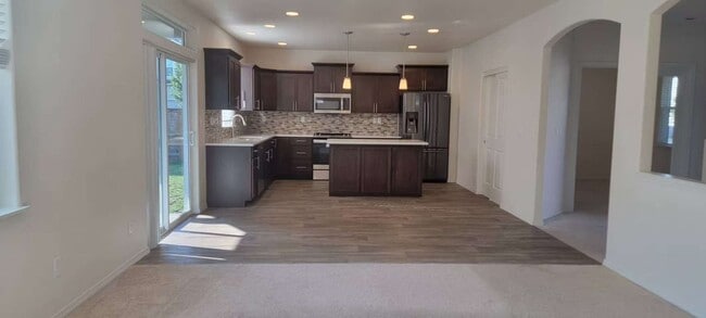 Building Photo - Master Suite and Junior Suite with its own attached bathroom