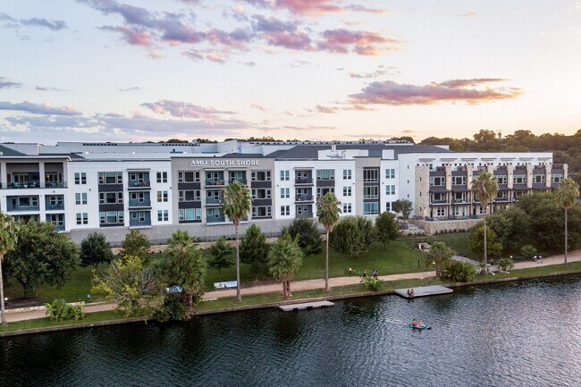 Building Photo - 1620 E Riverside Dr