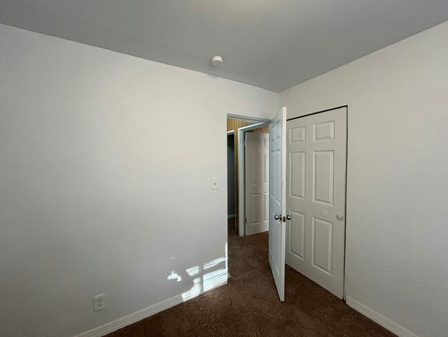 Building Photo - 15907 Knight