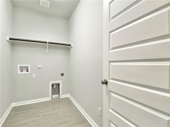 Building Photo - 1509 Longhorn Ranch Dr