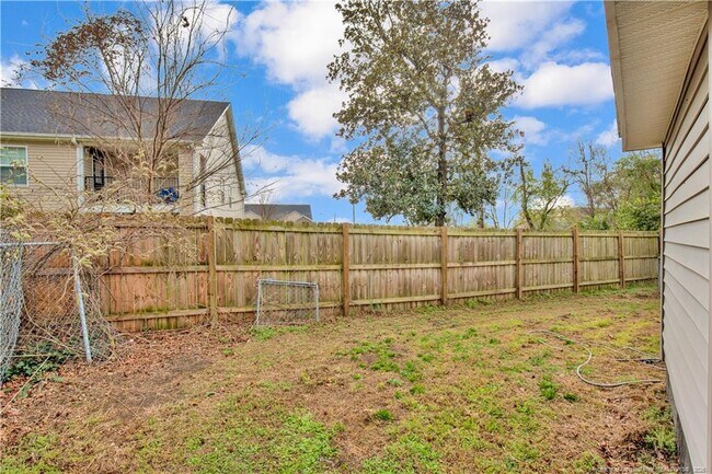 Building Photo - 326 Hawley Ln