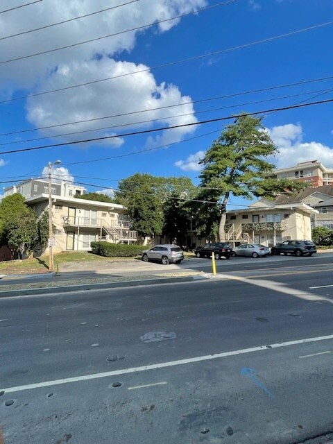 Building Photo - 122 31st Ave N