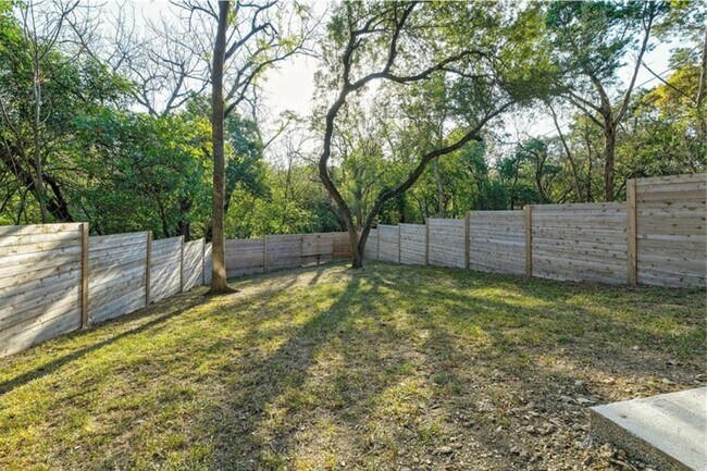 Building Photo - 6712 Hart Ln