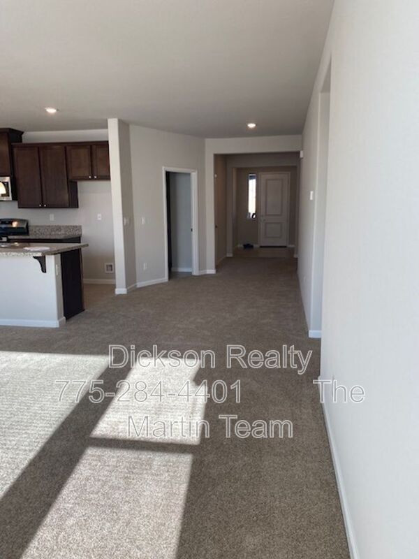 Building Photo - 3847 Serenghetti Dr