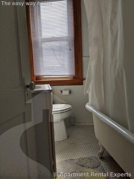 Building Photo - 97 Hancock St