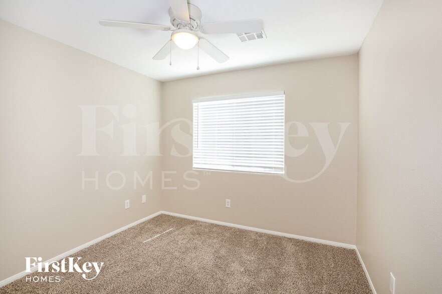 Building Photo - 420 Orchid Oasis Ave