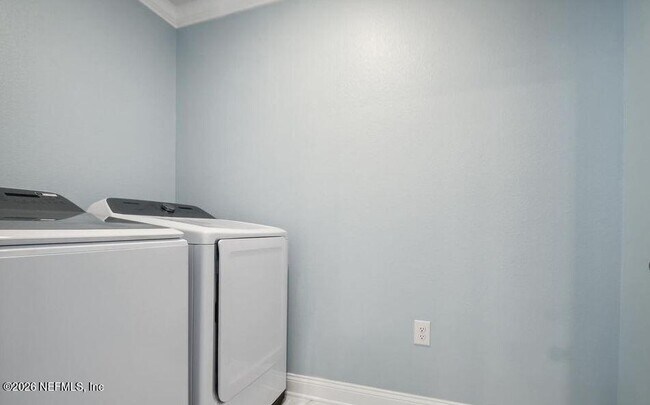 Building Photo - 49 Jarama Cir