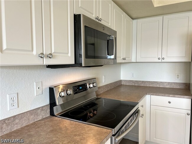 Building Photo - 6143 Hendley Ct