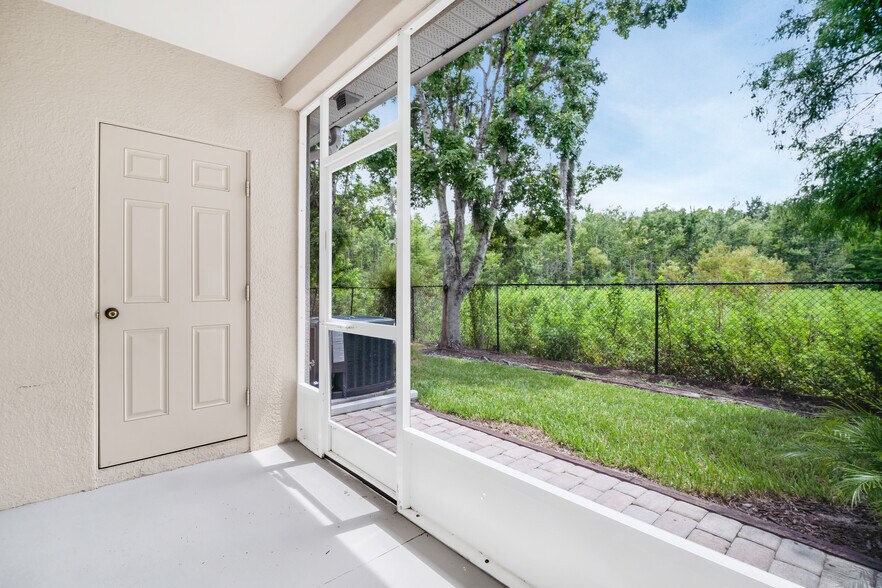 Building Photo - 1749 Sedgefield Ct