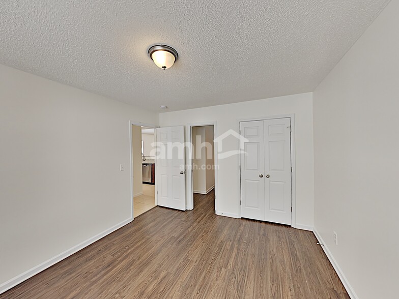 Building Photo - 106 Charlotte Ct