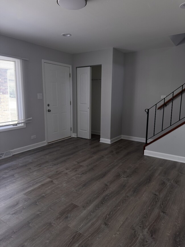 Building Photo - 336 Lilac Ln