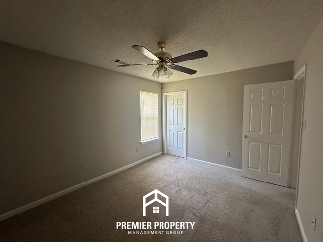 Building Photo - 3BR/2BA Cordova Rental with High Ceilings, Tile Kitchen Flooring & Fireplace