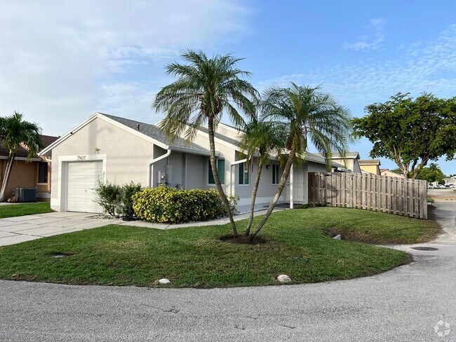 Building Photo - 961 SW 112th Ave
