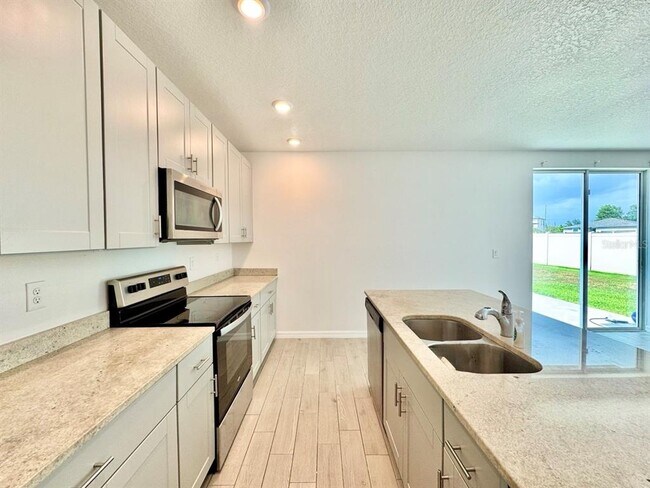 Building Photo - 38851 Opal Willow Ln
