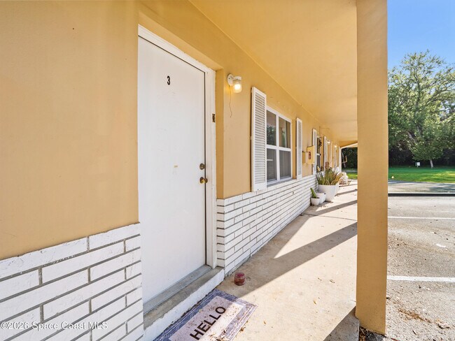 Building Photo - 89 NW Irwin Ave