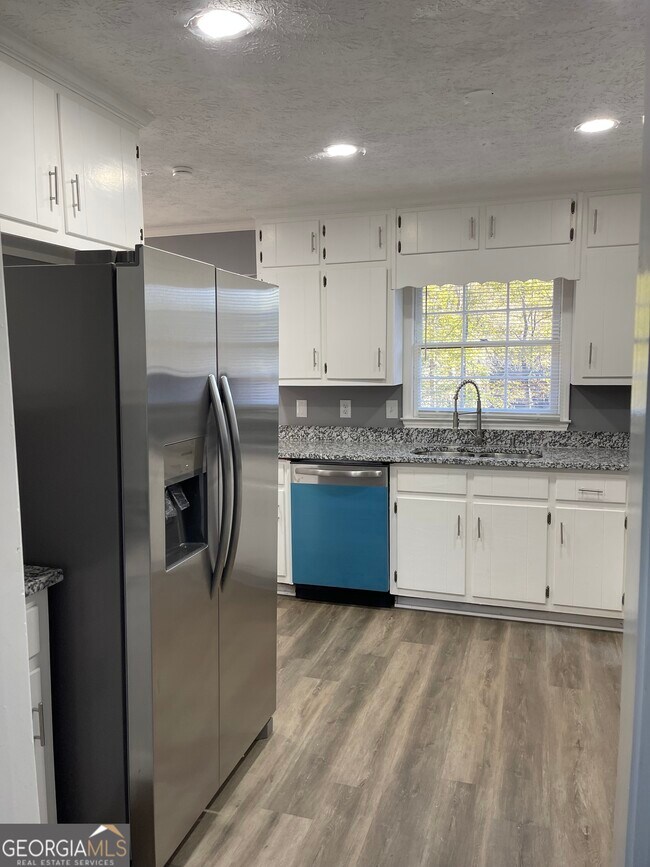 Building Photo - 505 Ironwood Ct SE