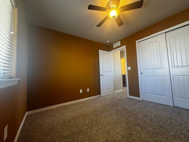Building Photo - 5338 Kingscote Dr