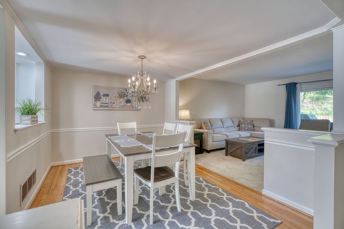 Building Photo - 18 Collis Ct