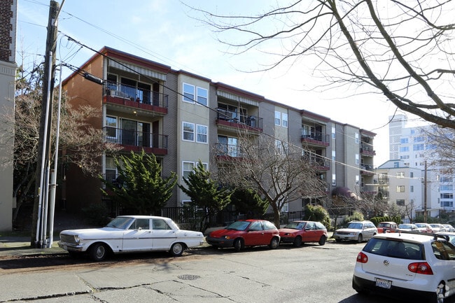 Primary Photo - Parkwing Apartments