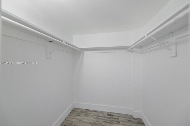 Building Photo - 2851 Leonard Dr