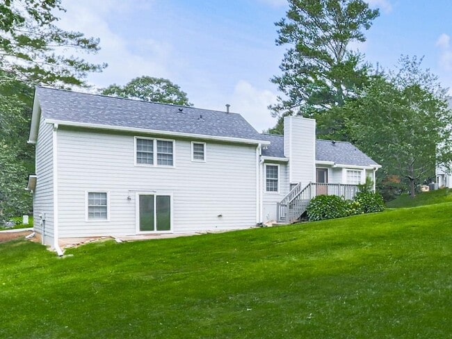 Building Photo - 725 Creek Trail NW