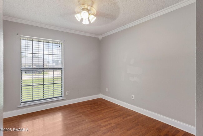 Building Photo - 209 Titan Dr