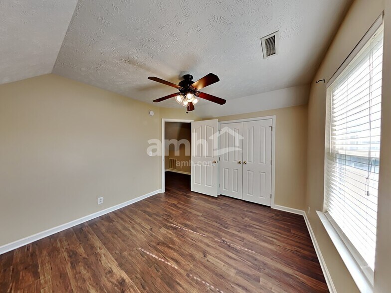 Building Photo - 2519 Claymore Run