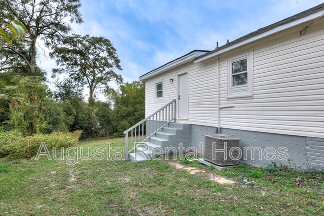 Building Photo - 2753 Hazel St