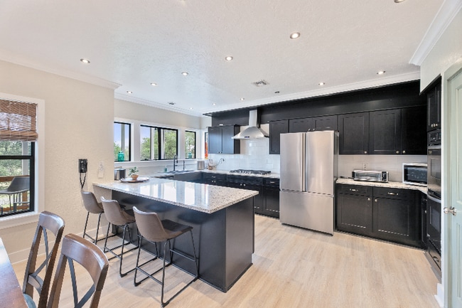 Building Photo - 303 Watts Ln