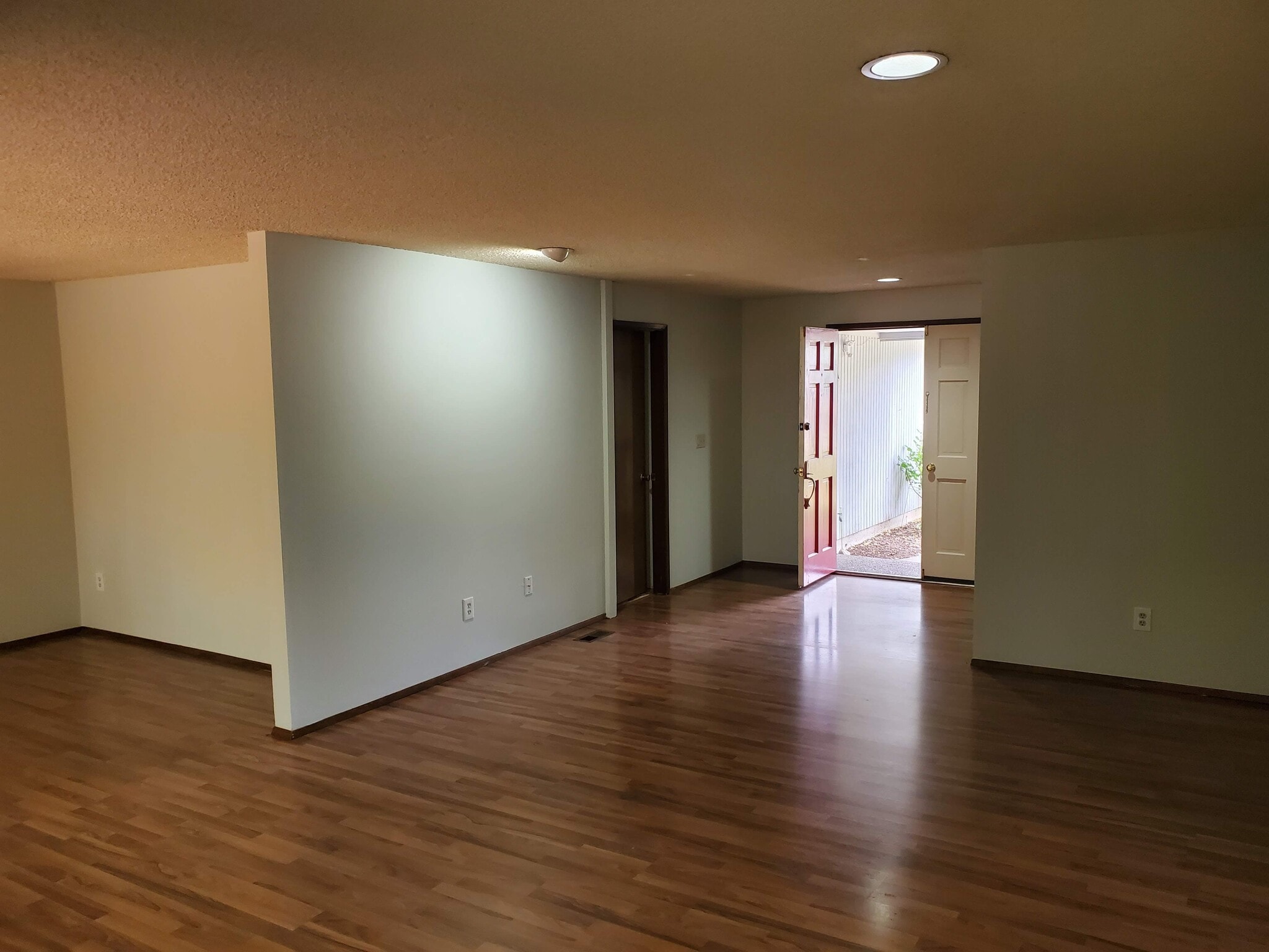 Building Photo - 14625 SW Glenbrook Rd